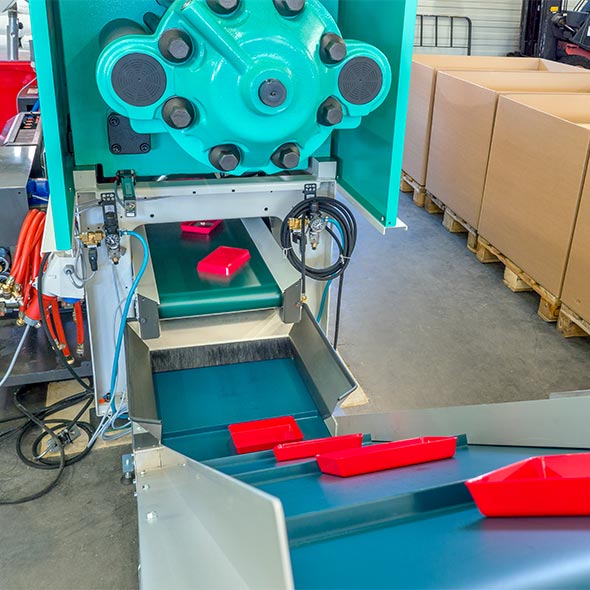Fertige Produkte auf Fließband
