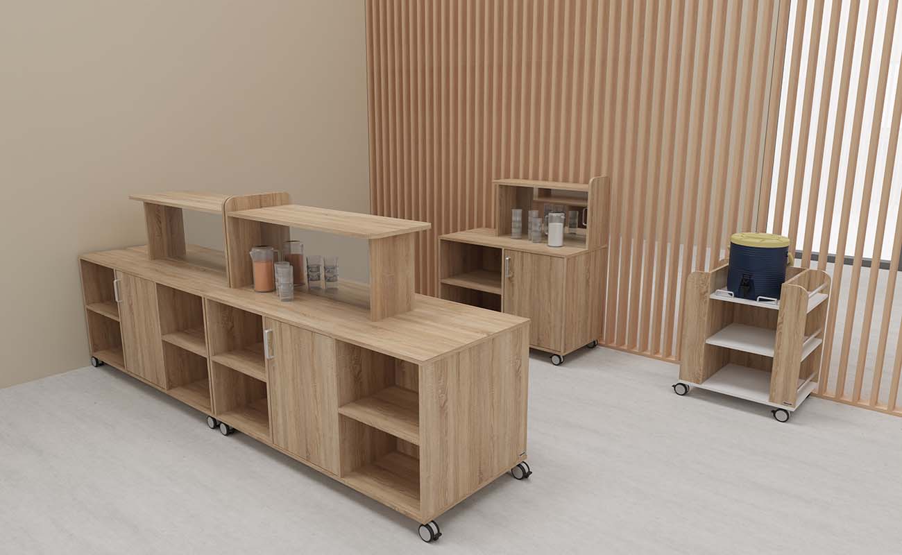 Mensa Kinderbistro Mensa Kinderbistro Ecke mit Betzold beidseitigem Buffetwagen, Getränkemobil und einseitigem Buffetwagen vor Lamellenwand