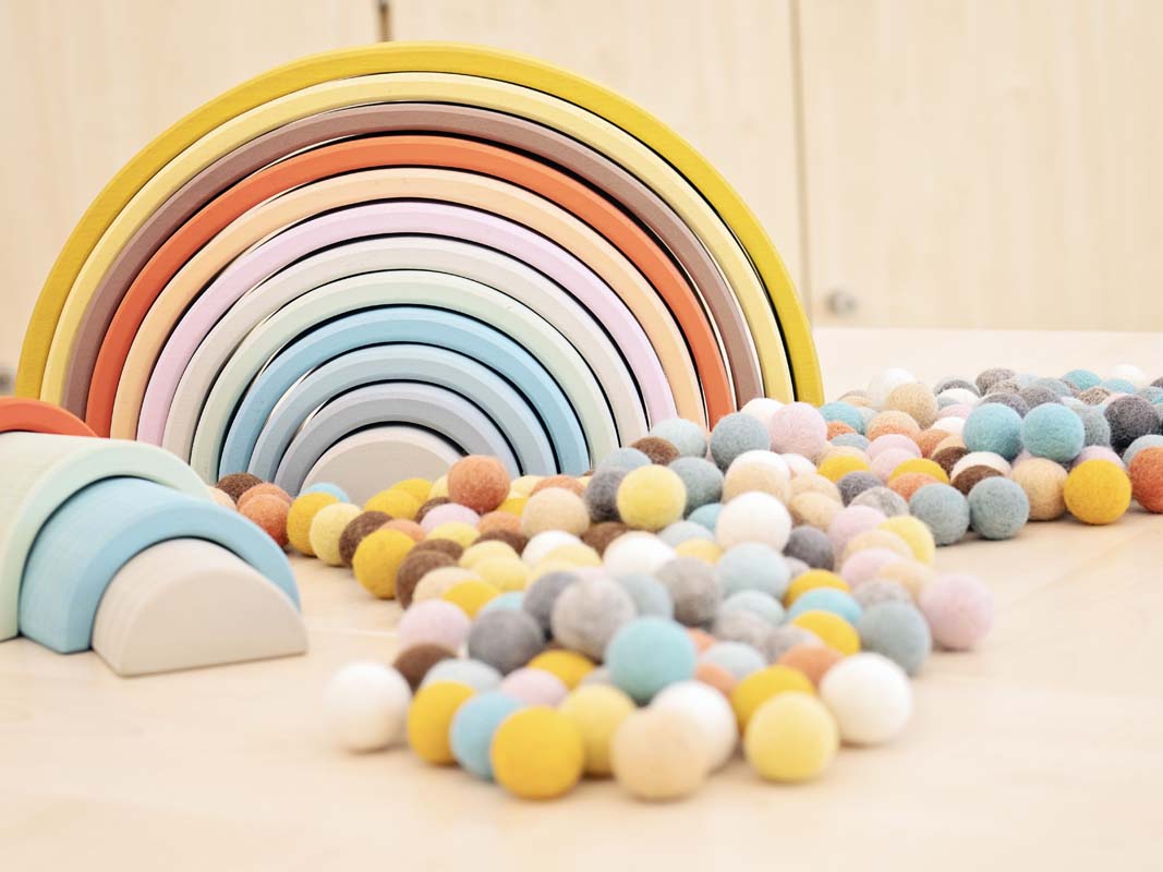 Betzold Regenbogen Pastell Betzold Regenbogen Pastell mit Filzkugelset in Pastell