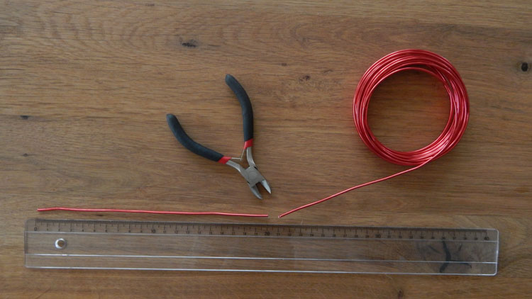 Basteldraht Lineal und Zange