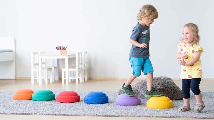 10 Spiele und Aktivitäten für Regentage - für die Gruppe oder für einzelne Kinder.