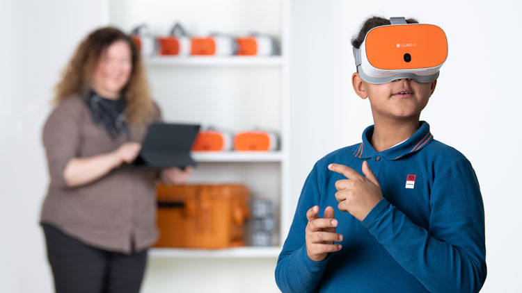 Schüler mit ClassVR-Brille