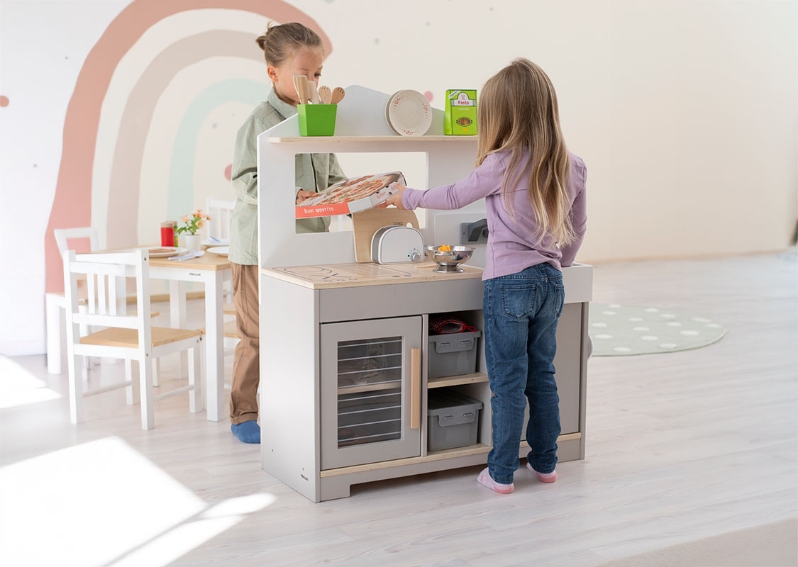 Betzold Kinderküche mit Kioskfunktion Anwendungsfoto mit Kindern