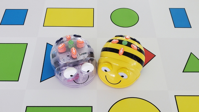 Produktvergleich Bee-Bot & Blue-Bot Produktvergleich Bee-Bot & Blue-Bot