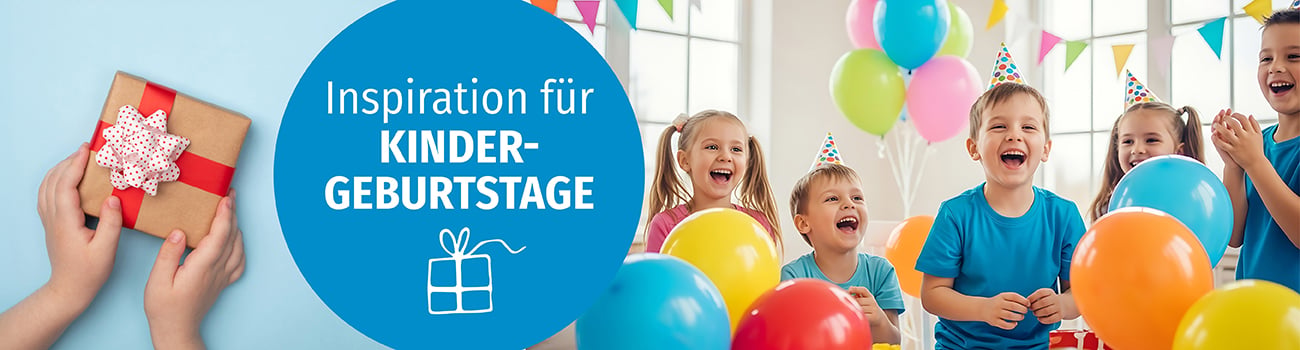 Kindergeburtstag im Kindergarten Links halten Kinderhände ein Geschenke, rechts feiern Kinder mit Luftballons