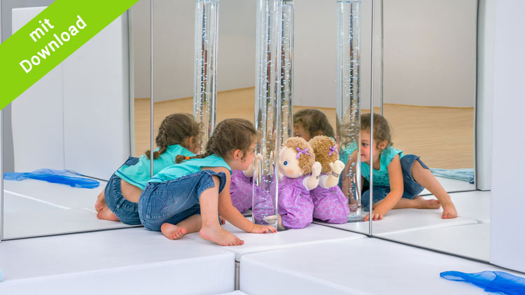 Kinder spielen auf einer Sinneslandschaft aus dem Betzold Online-Shop.