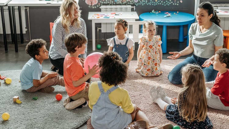 Die Selbstständigkeit von Kindern im Kindergarten fördern.