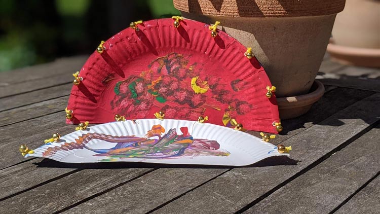 Tamburin aus Pappteller gebastelt
