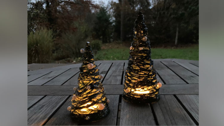 Tannenbaum-Windlicht aus Juteschnur
