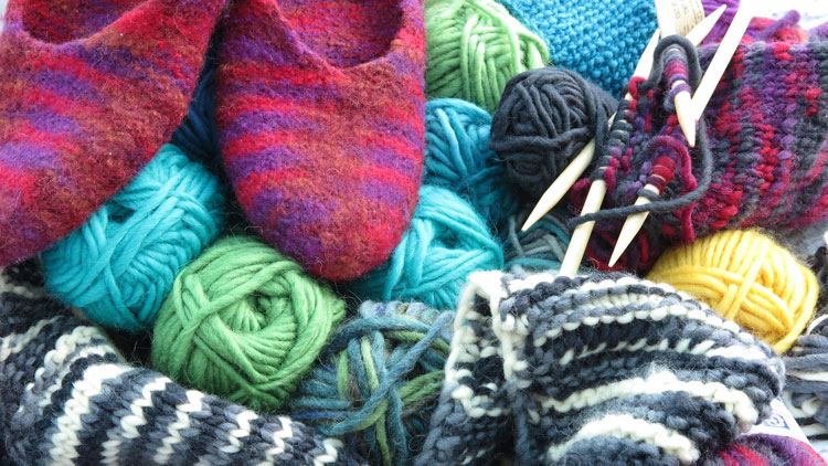 Gestrickte Filzschuhe