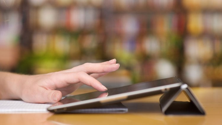 Arbeit am Tablet