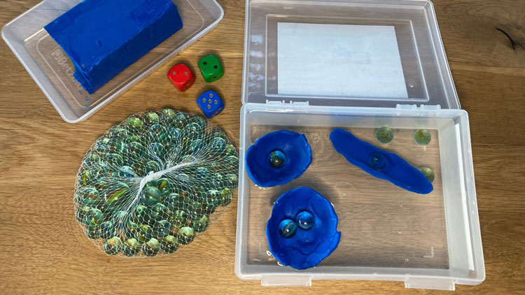 Spiel zum Thema Auftrieb im Wasser